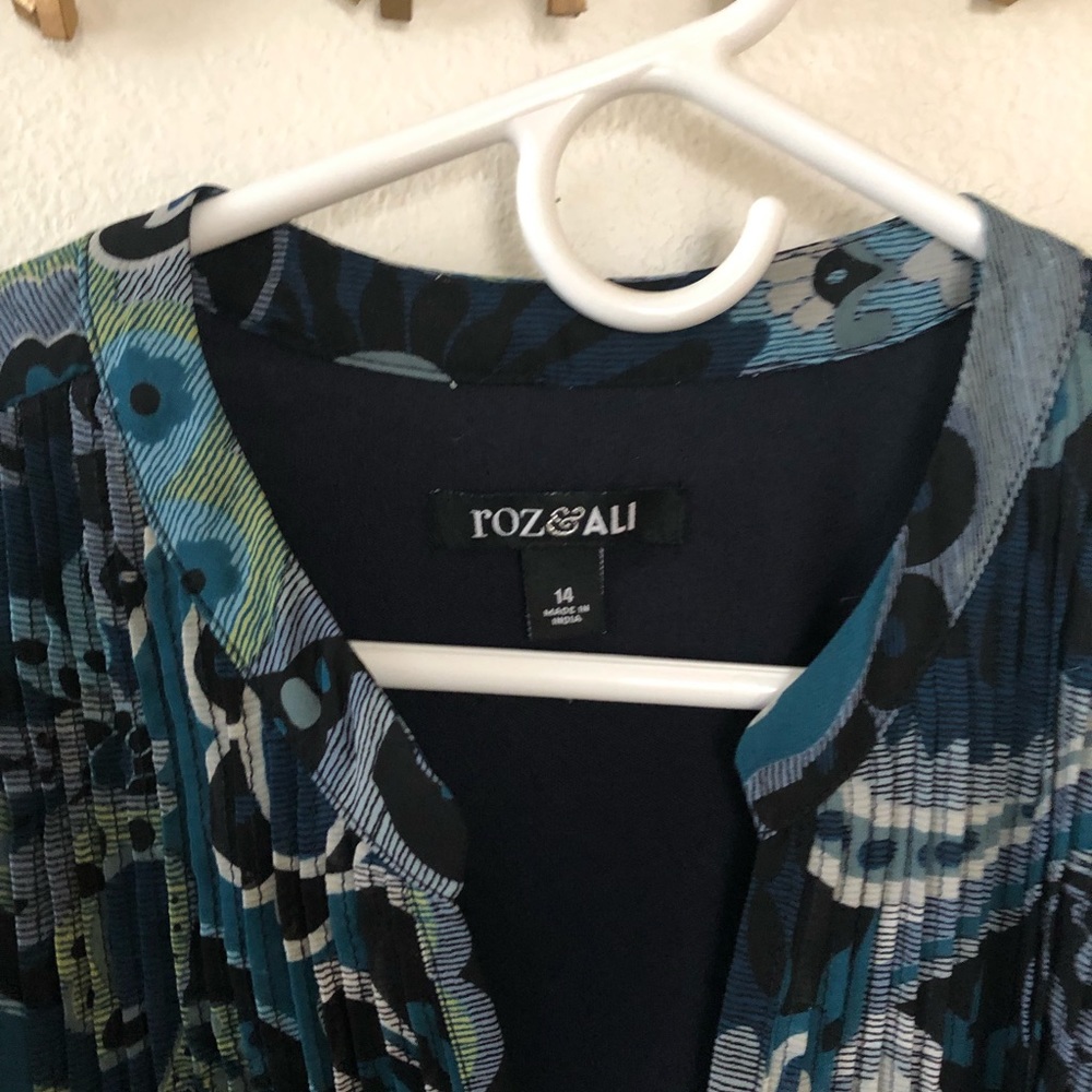 Dress - Picture 3 of 6